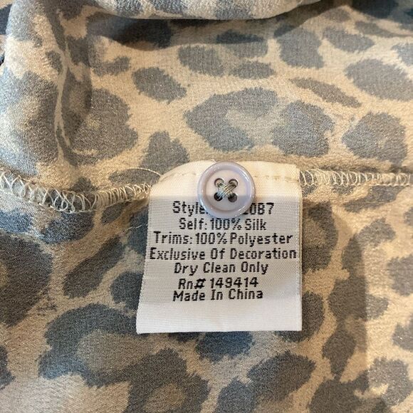 Johnny Was Navila Animal Print Silk Blouse with Embroidery S - Picture 8 of 8